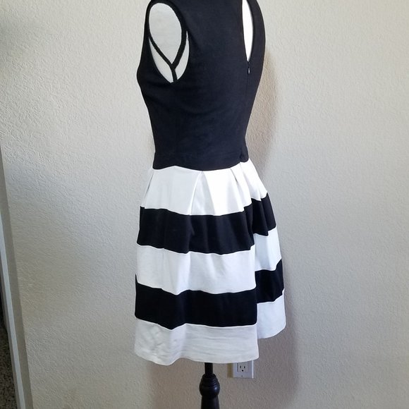 Forever 21 Dress Medium Black White Sleeveless Fit & Flare Cotton Pleated Junior - Picture 3 of 5